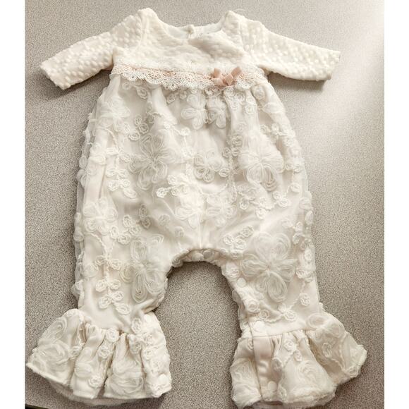 Chantilly Place White Baby Girl One Piece Romper 6 Month Material Made Flowers - Picture 1 of 4